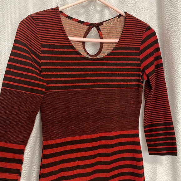 CUTE red and black strip bodycon dress - Picture 2 of 6